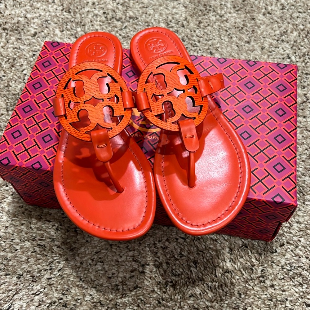 BNIB Tory Burch Miller embossed leather sandals size 9.5